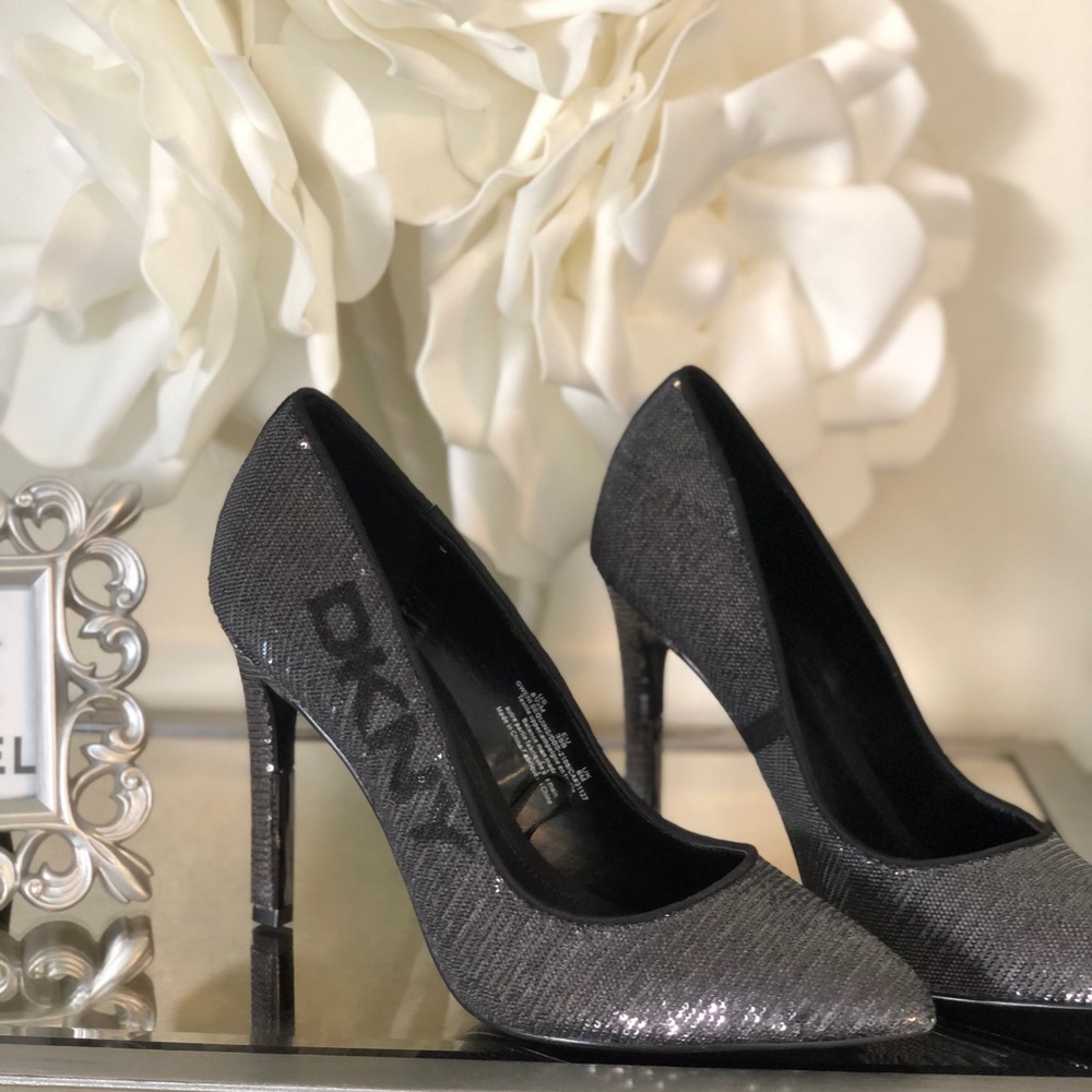 DKNY Pumps